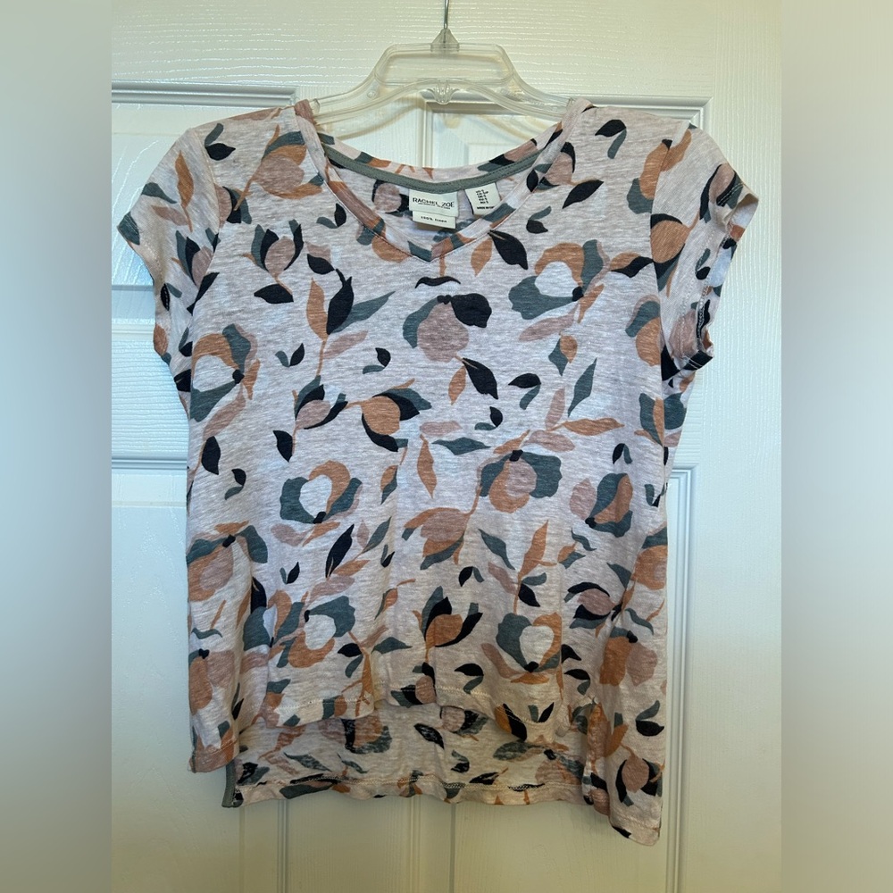 Rachel Zoe women size small, 100% linen, short sleeve blouse.